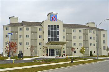 Motel 6 Kingston