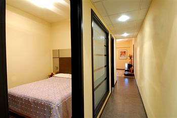 Suite Hotel Chrome