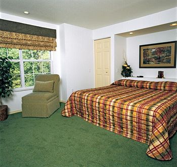 Wyndham Branson at the Falls