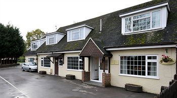 The Ambers Guest House Gatwick