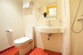 Meriton Old Town Garden Hotel