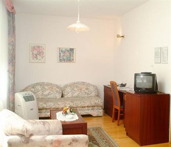 Hotel WesselÃ©nyi
