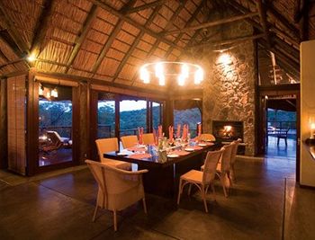 Tshwene Lodge