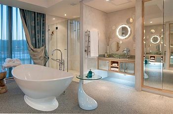 Views Boutique Hotel & Spa