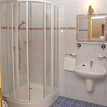VÃ¡rkapu PanziÃ³