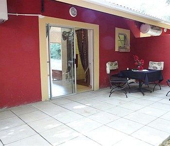 Flamboyant Lodge & Restaurant