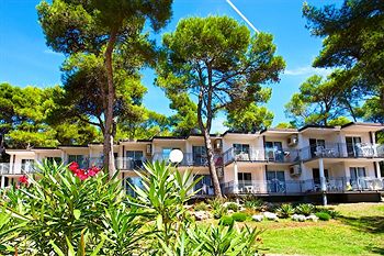 Verudela Beach & Villa Resort