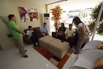 Sampaguita Suites Plaza Garcia