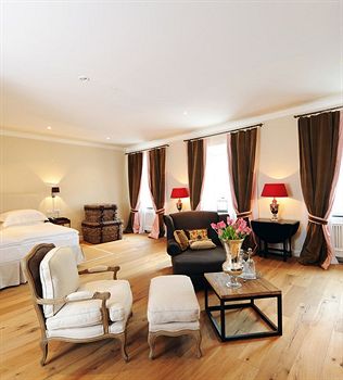 Lesar Hotel Angel