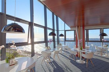 Marine Hotel
