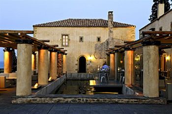 Kinsterna Hotel and Spa
