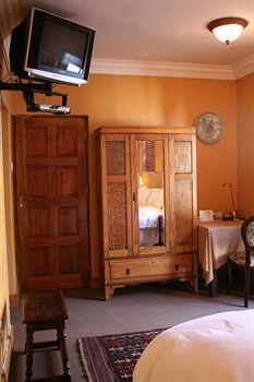 Woodlands Guest House (B&B)