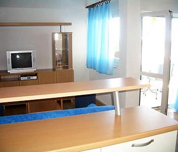 J & B Holiday House