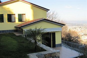 Arianna Hill House