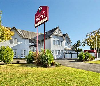 Camelot Arms Motor Lodge