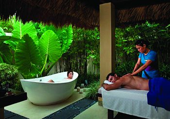 Crimson Resort and Spa Mactan