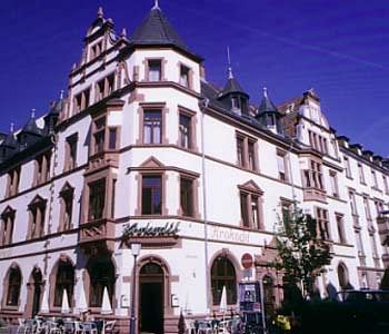 Krokodil Restaurant & Hotel