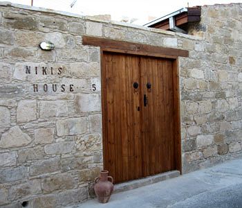 Nikis House