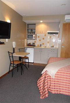 Settlers Motel