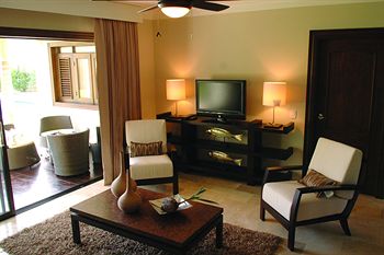Tropical Suites Luxury Resort Hotel - All Inclusive
