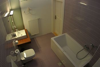 Macek Rooms