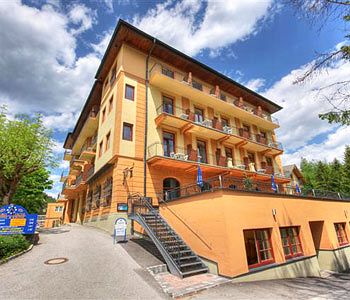 Euro Youth Hotel & Krone
