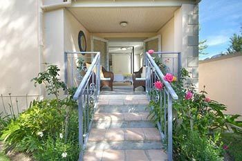 Kruger House Guest Cottages