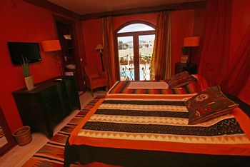 LA Capria Suite Hotel