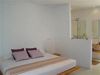 15 love bed and breakfast