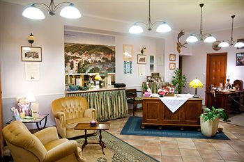 Kis Helikon Residence Hotel