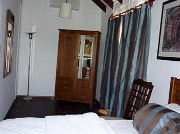 Victoria Fields Hotel & Resort