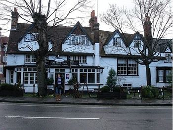 The Old Black Horse - Inn
