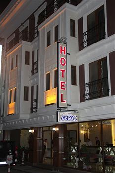 Grand Anzac Hotel