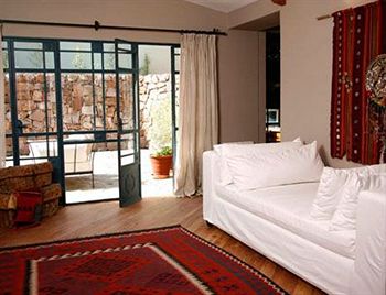 Kkala Boutique Hotel