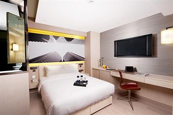 Hotel de Edge by Rhombus