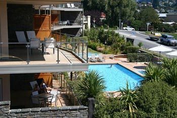 Lakeside Apartments