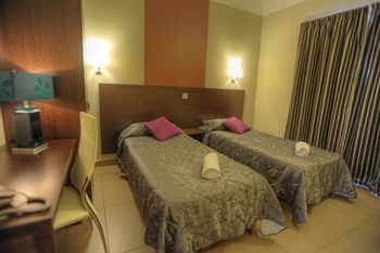 Carlton Hotel