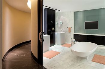 Hyatt Capital Gate, Abu Dhabi