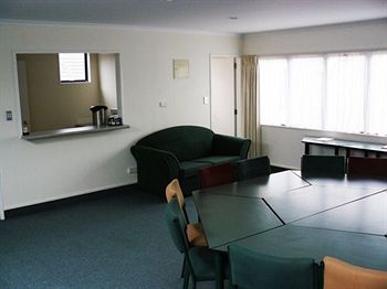 Bay Palm Motel
