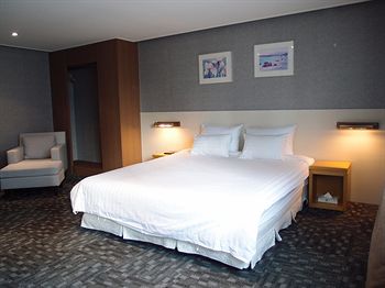 Golden Beach Hotel