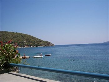 Golden View Beach Hotel