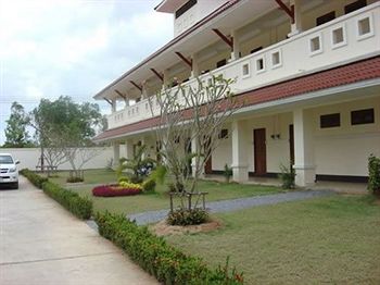 Lake Villas Resort