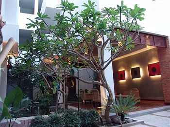 Frangipani Fine Arts Hotel