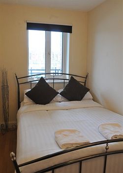 Base Serviced Apartments - The Docks