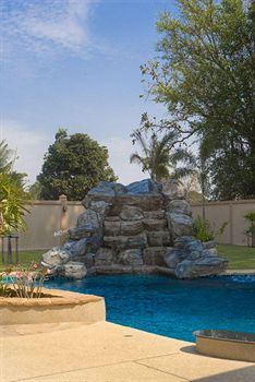 The Chase and Foxlea Executive Villas