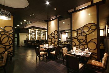 Amora NeoLuxe Hotel