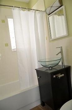 Hollywood Beachside Boutique Suites
