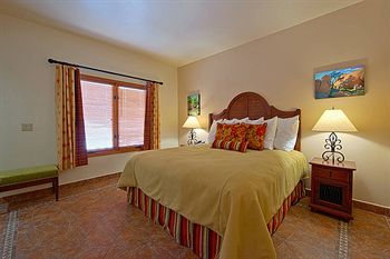 Los Arboles Hotel