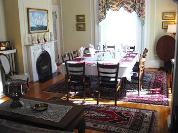 Homeport Historic Bed & Breakfast/Inn c 1858