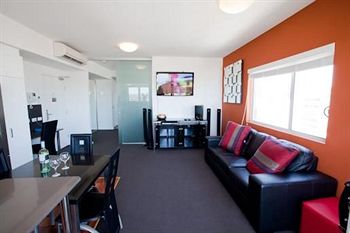 B 7 Newcastle Honeysuckle Apartments